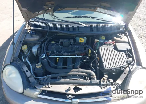 2000 Dodge Neon Highline из США, поврежденный, VIN 1B3ES46C7YD857818